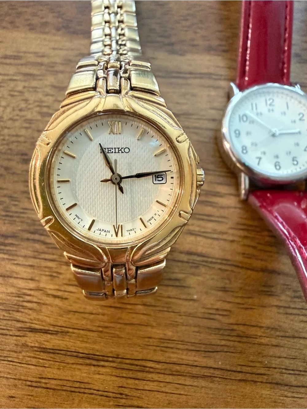 7 assorted watches - need batteries